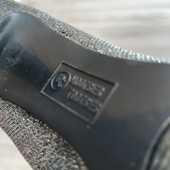 MOOTSIES Tootsies silver glitter pumps size 6 - Picture 9 of 9